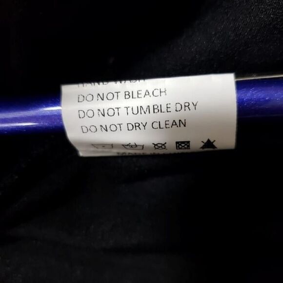 NWT Black structured halter top / modern flared hem – women’s - Picture 6 of 10